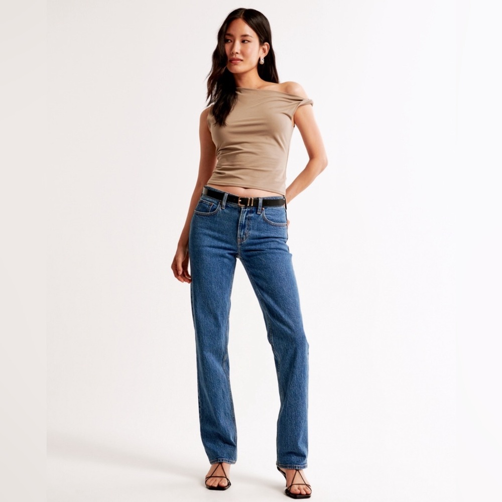 A&F Mid Rise Straight Jean NEVER WORN